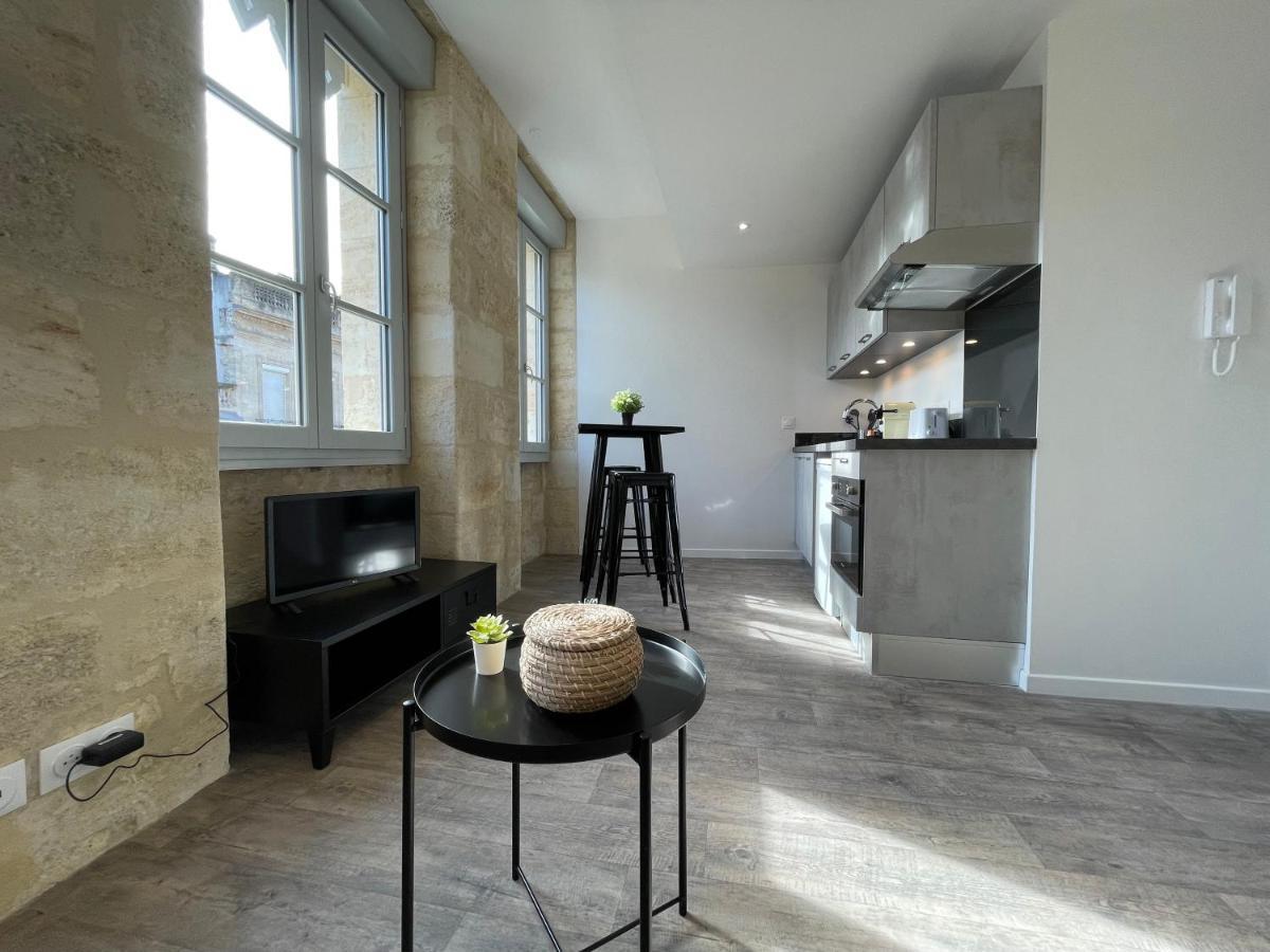 Superbes Studios De Charme, Lumineux Et Climatises En Plein Centre Bordeaux Bagian luar foto